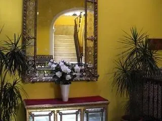 Hotel La Casa Amarilla